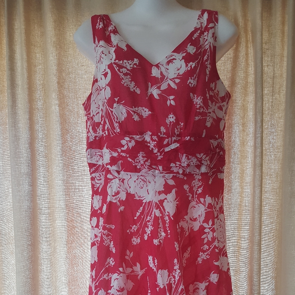 sleeveless pink and white dress size 12